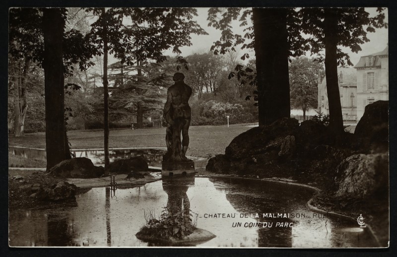 Carte postale ancienne Château de la Malmaison - Un coin du Parc. à Rueil-Malmaison