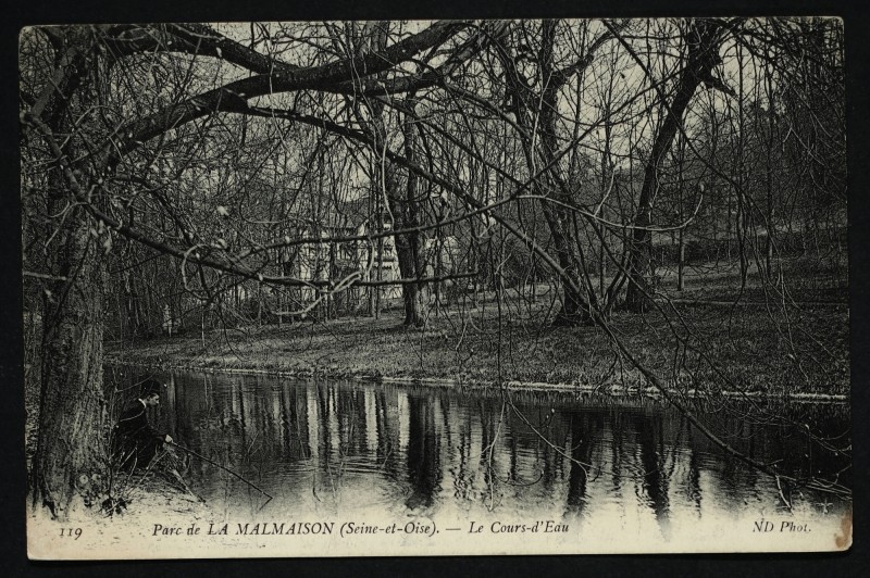 Carte postale ancienne Parc de la Malmaison (Seine-et-Oise). Le Cours d'eau à Rueil-Malmaison
