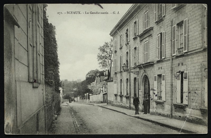 Carte postale ancienne La Gendarmerie à Sceaux