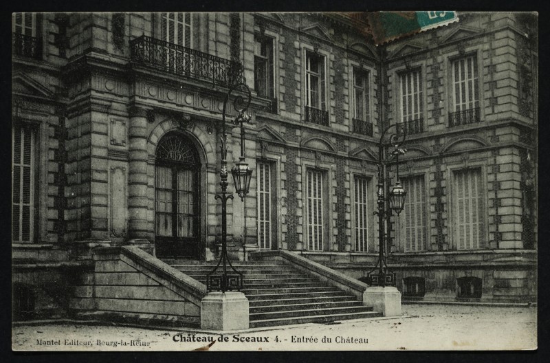 Carte postale ancienne Château de Sceaux - Entrée du château à Sceaux