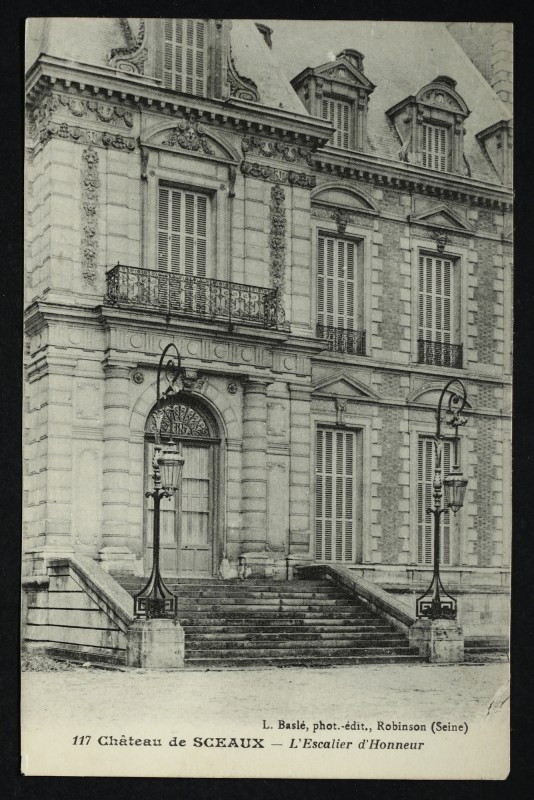 Carte postale ancienne Château de Sceaux - L'Escalier d'Honneur à Sceaux