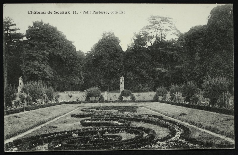 Carte postale ancienne Petit Parterre, côté Est à Sceaux