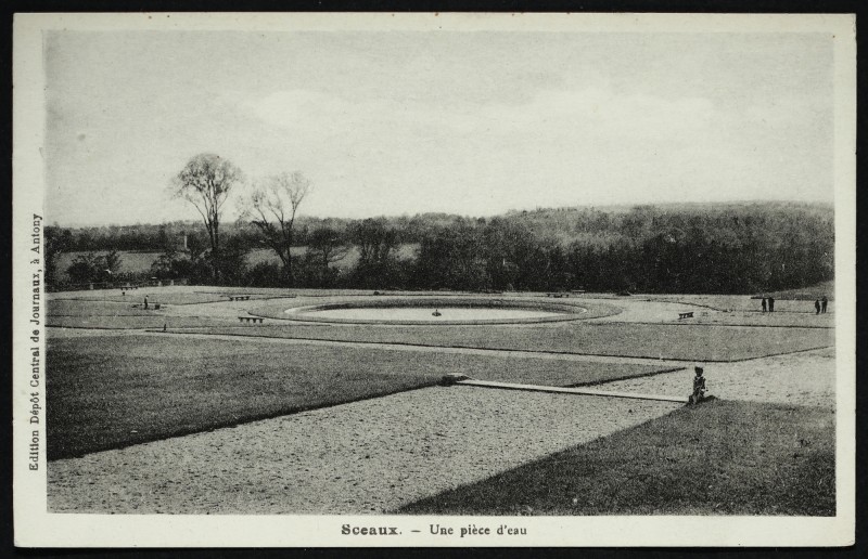 Carte postale ancienne Une piece d'eau à Sceaux