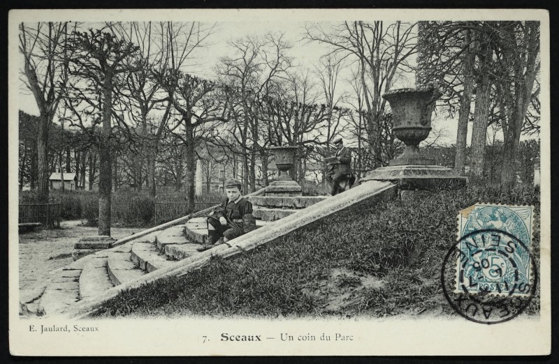 Carte postale ancienne Un coin du parc à Sceaux