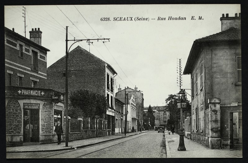 Carte postale ancienne Rue Houdan à Sceaux