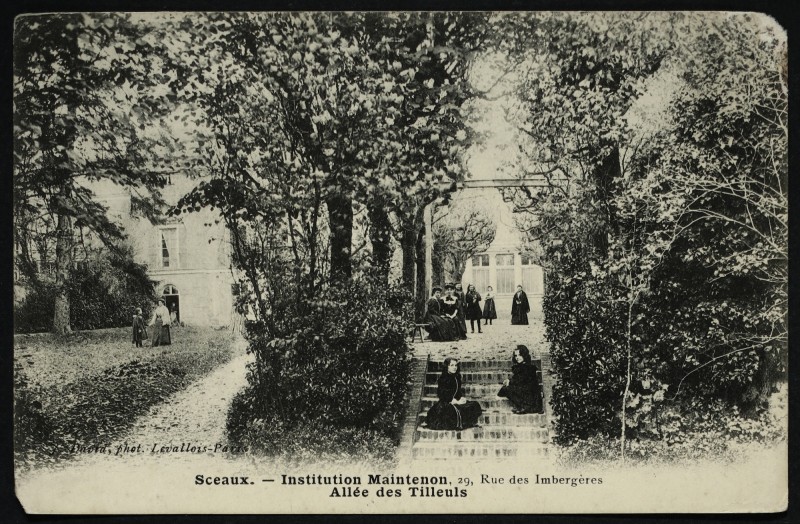 Carte postale ancienne Institution Maintenon 29, Rue des Imbergères Allée des Tilleuls à Sceaux