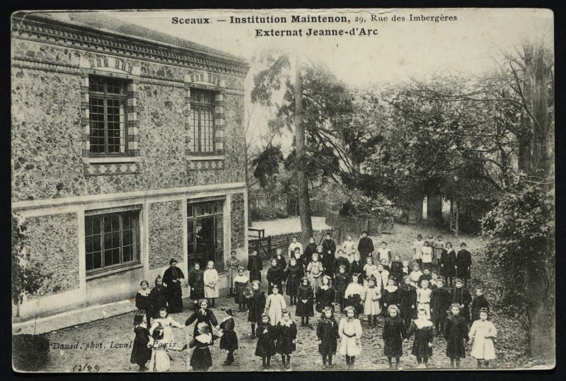 Carte postale ancienne Institution Maintenon, 29 Rue des Imbergères - Externat Jeanne-d'Arc à Sceaux