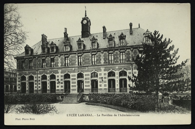 Carte postale ancienne Lycée Lakanal - Le Pavillon de l'Administration à Sceaux