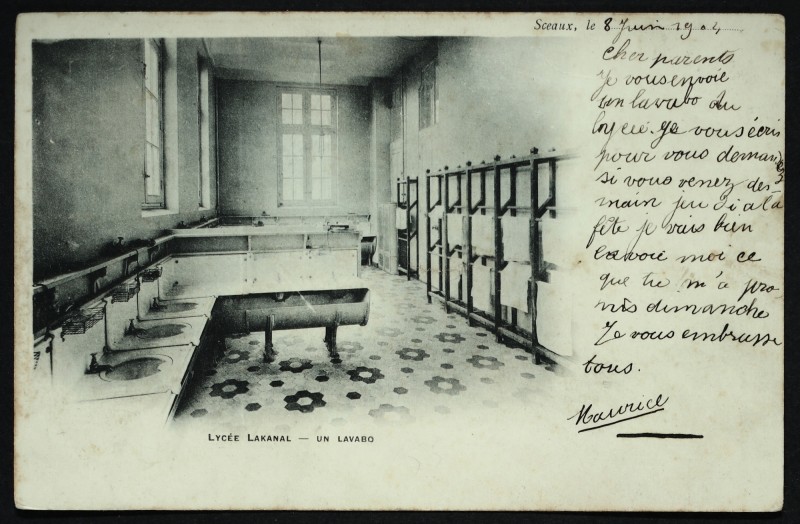 Carte postale ancienne Lycée Lakanal - Un lavabo à Sceaux