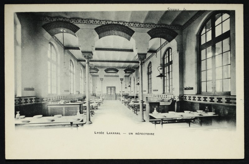 Carte postale ancienne Lycée Lakanal - Un réfectoire à Sceaux