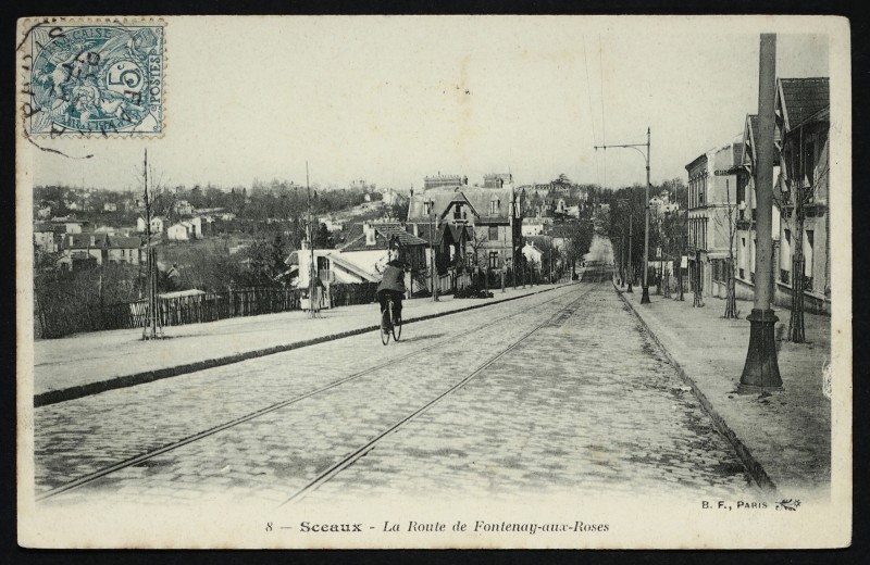 Carte postale ancienne La Route de Fontenay-aux-Roses à Sceaux