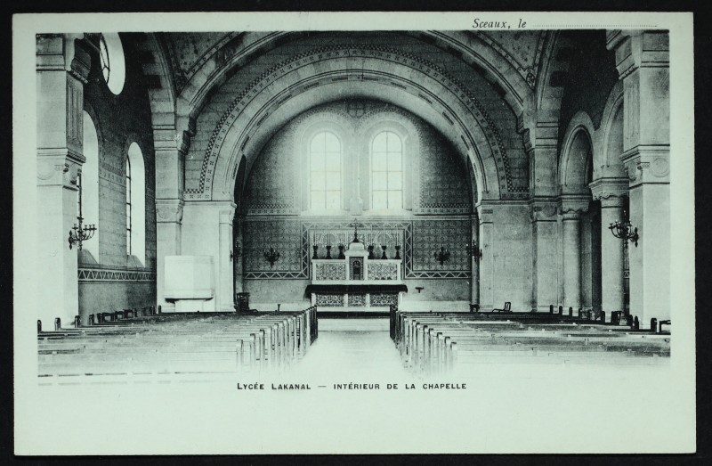 Carte postale ancienne Lycée Lakanal - Intérieur de la chapelle à Sceaux