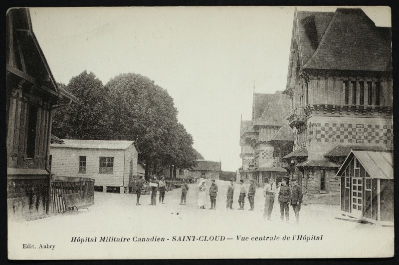Carte postale ancienne Hôpital Militaire Canadien - Vue centrale de l'Hôpital à Saint-Cloud