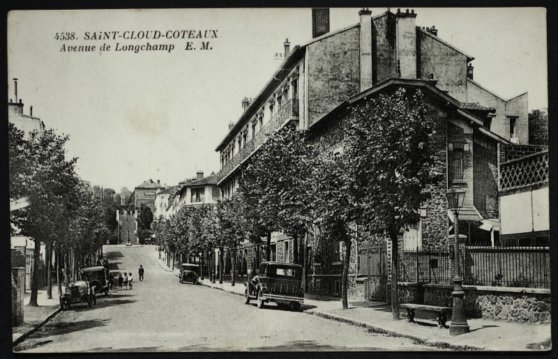 Carte postale ancienne Saint-Cloud-Coteaux - Avenue de Longchamp à Saint-Cloud