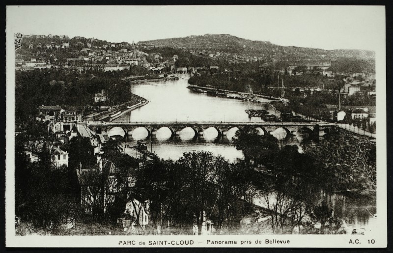 Carte postale ancienne Parc de Saint-Cloud - Panorama pris de Bellevue à Sèvres