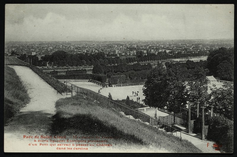 Carte postale ancienne Jardin du Trocadéro, à droite figurent 4 colonnes provenant d'un Pont qui servait à passer du château dans les Jardins à Saint-Cloud