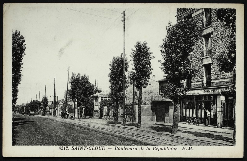 Carte postale ancienne Saint-Cloud Boulevard de la Republique France à Saint-Cloud