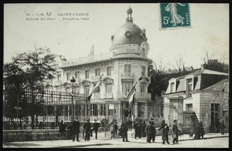 Carte postale ancienne Entrée du Parc - Pavillon bleu à Saint-Cloud