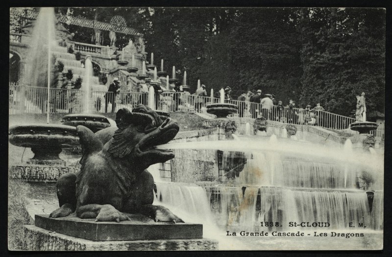 Carte postale ancienne La Grande Cascade - Les Dragons à Saint-Cloud