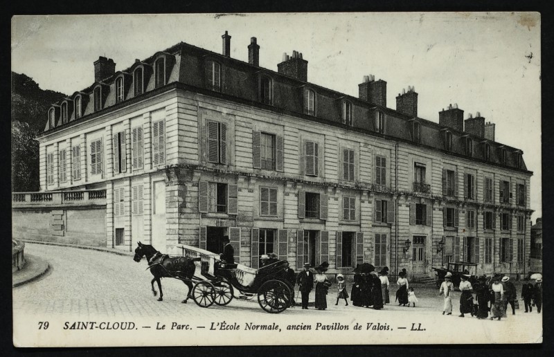 Carte postale ancienne L'Ecole Normale, ancien Pavillon de Valois à Saint-Cloud