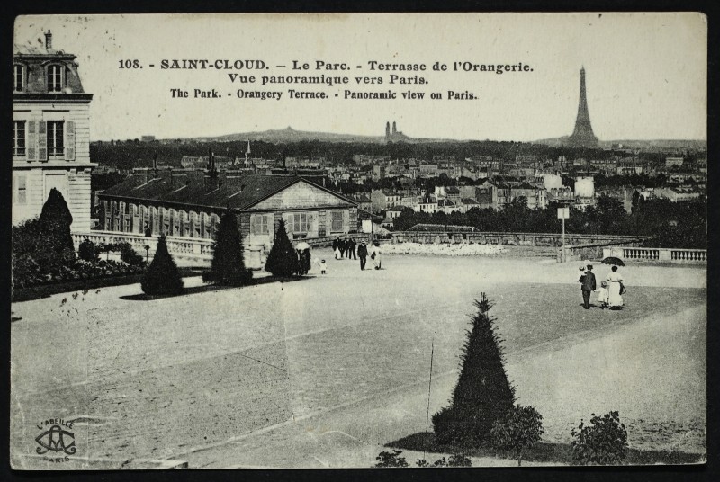 Carte postale ancienne Terrasse de l'Orangerie. ue panoramique vers Paris. - Orangery Terrace. - Panoramic view on Paris à Saint-Cloud