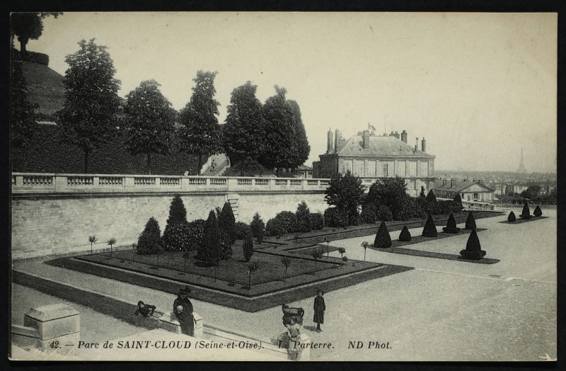 Carte postale ancienne Le Parterre à Saint-Cloud