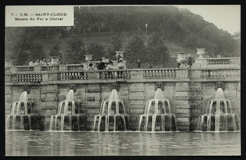 Carte postale ancienne Bassin du Fer à Cheval à Saint-Cloud