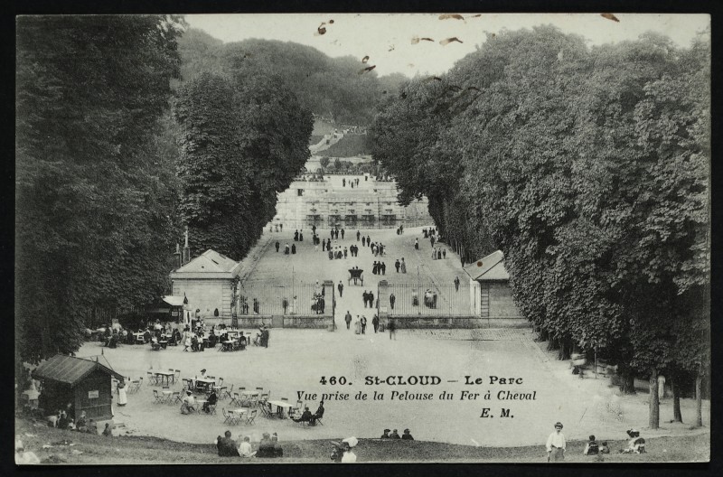 Carte postale ancienne Le Parc - Vue prise de la Pelouse du Fer à Cheval à Saint-Cloud