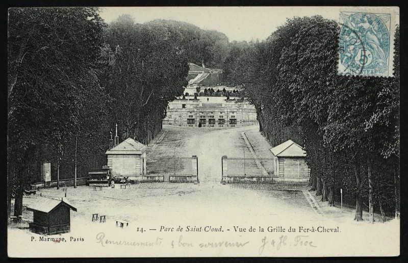 Carte postale ancienne Vue de la Grille du Fer-à-Cheval à Saint-Cloud