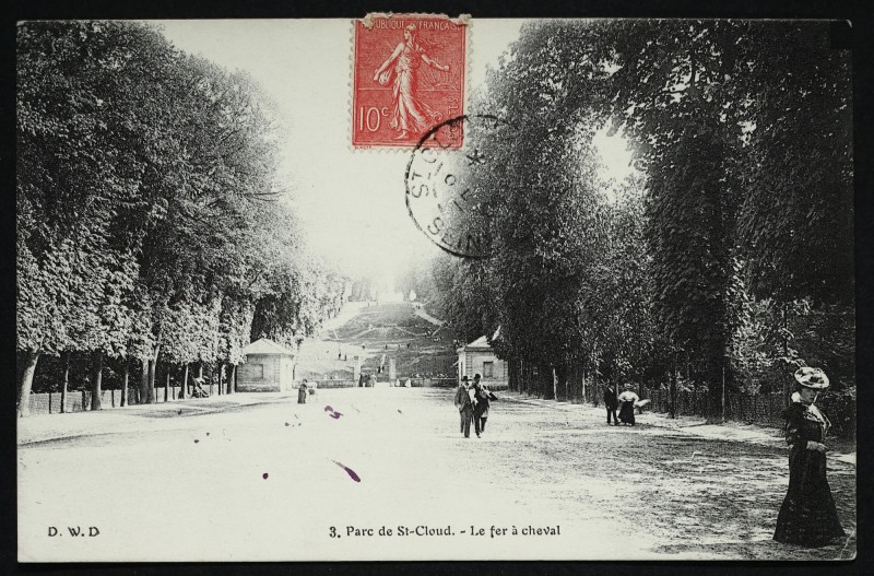 Carte postale ancienne Le fer à cheval à Saint-Cloud