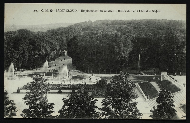 Carte postale ancienne Emplacement du Château - Bassins du Fer à Cheval et Saint-Jean à Saint-Cloud