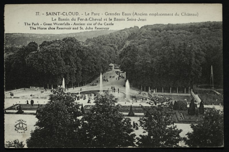 Carte postale ancienne Grandes Eaux (Ancien emplacement du château). Le Bassin du Fer-à-Cheval et le Bassin Saint-Jean - Great Waterfalls - Ancient site of the Castle - The Horse shoe Reservoir and St. John Reservoir à Saint-Cloud