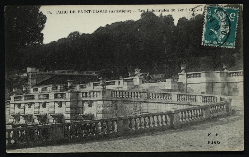 Carte postale ancienne Les Balustrades du Fer à Cheval à Saint-Cloud