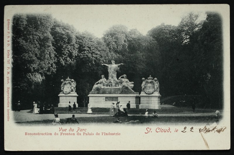 Carte postale ancienne Reconstruction du Fronton du Palais de l'Industrie à Saint-Cloud