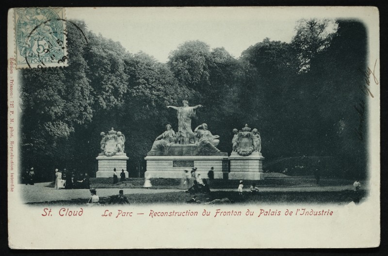 Carte postale ancienne Reconstruction du Fronton du Palais de l'Industrie à Saint-Cloud