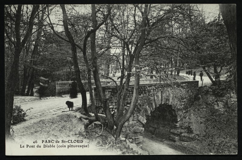 Carte postale ancienne Le Pont du Diable (coin pittoresque) à Saint-Cloud
