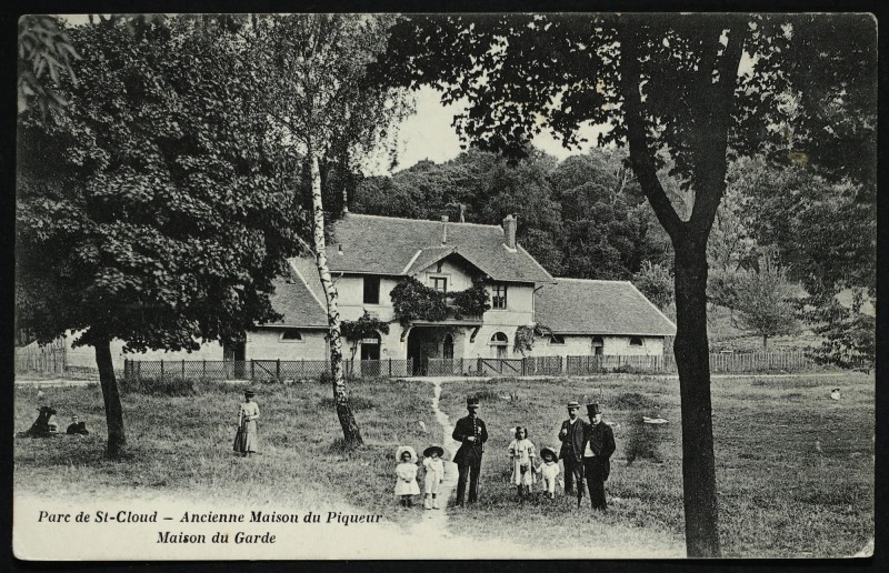 Carte postale ancienne Ancienne Maison du Piqueur - Maison du Garde à Saint-Cloud