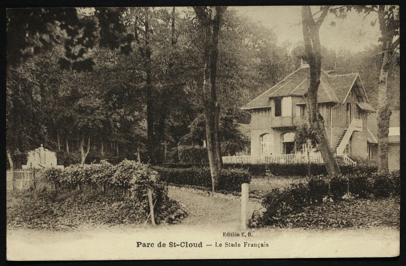 Carte postale ancienne Le Stade Français à Saint-Cloud