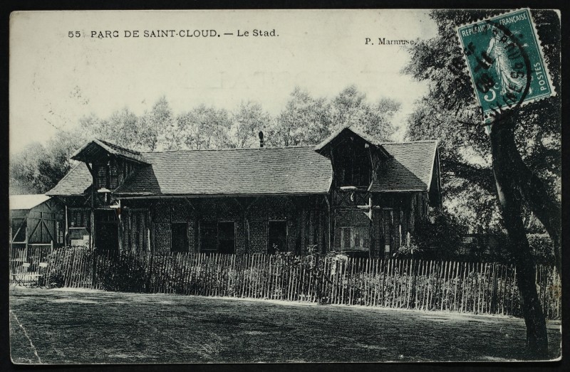 Carte postale ancienne Le Stade à Saint-Cloud
