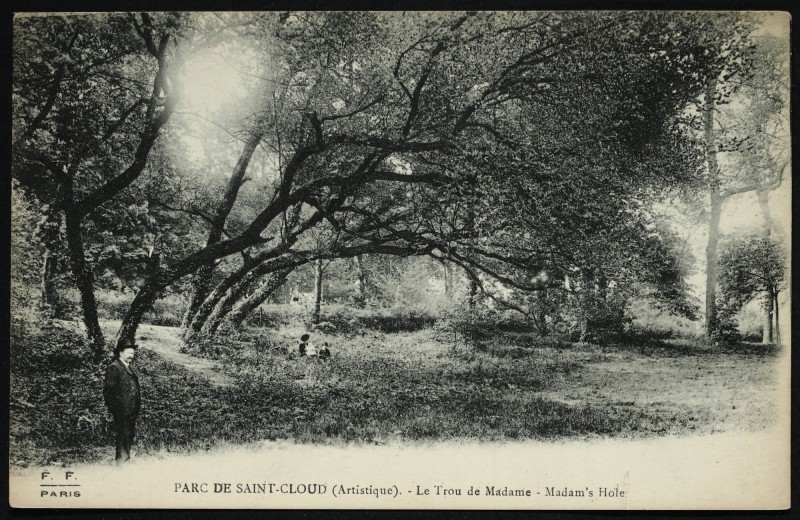 Carte postale ancienne Le Trou de Madame - Madam's Hole à Saint-Cloud
