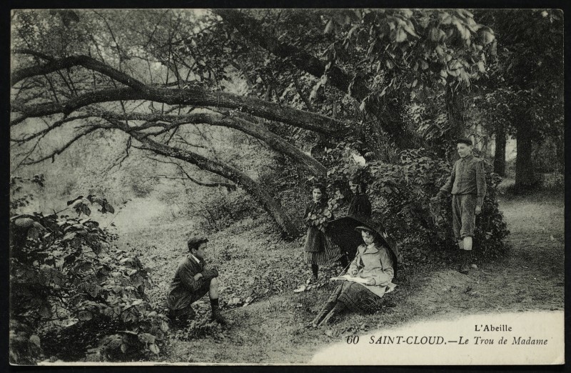 Carte postale ancienne Le Trou de Madame à Saint-Cloud