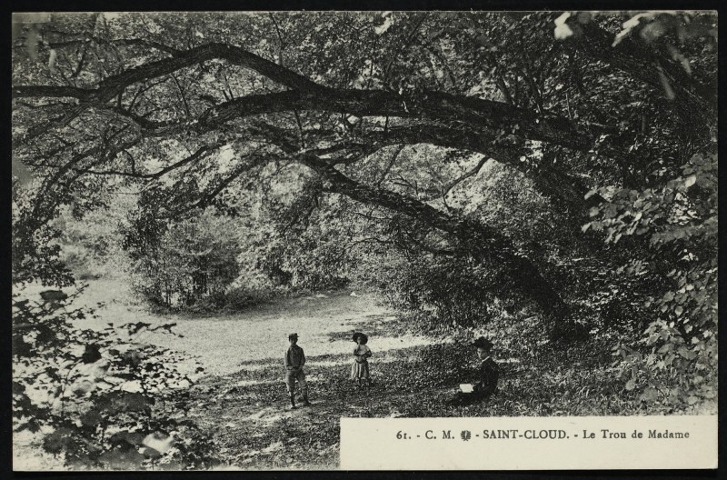Carte postale ancienne Le Trou de Madame à Saint-Cloud