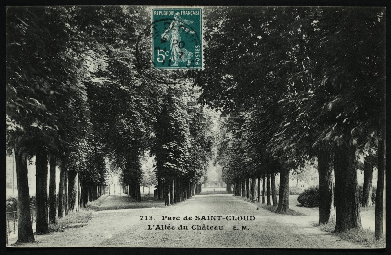 Carte postale ancienne L'Allée du Château à Saint-Cloud