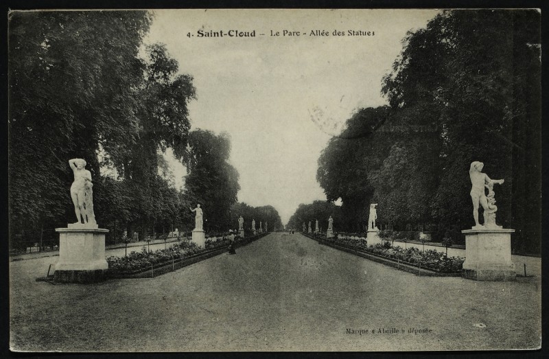 Carte postale ancienne Allées des Statues à Saint-Cloud