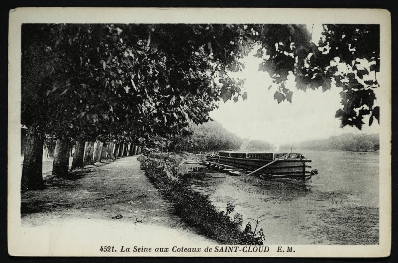 Carte postale ancienne La Seine aux Coteaux de Saint-Cloud à Saint-Cloud