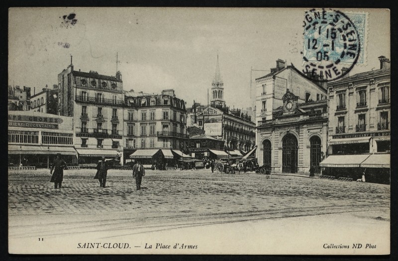 Carte postale ancienne La Place à Saint-Cloud