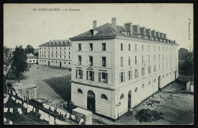 Carte postale ancienne La Caserne à Saint-Cloud