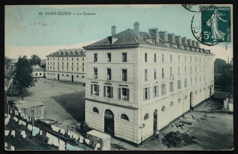 Carte postale ancienne La Caserne à Saint-Cloud