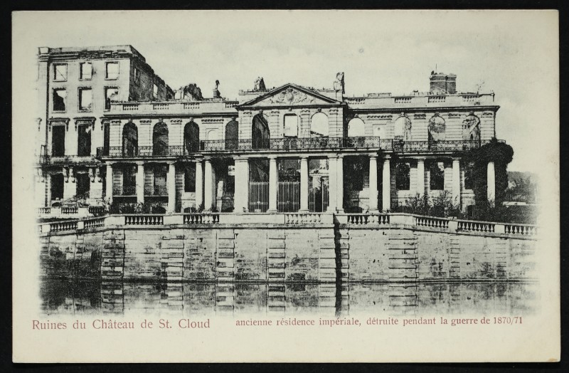 Carte postale ancienne Ruines du Château de St. Cloud ancienne résidence impériale, détruite pendant la guerre de 1870/71 à Saint-Cloud