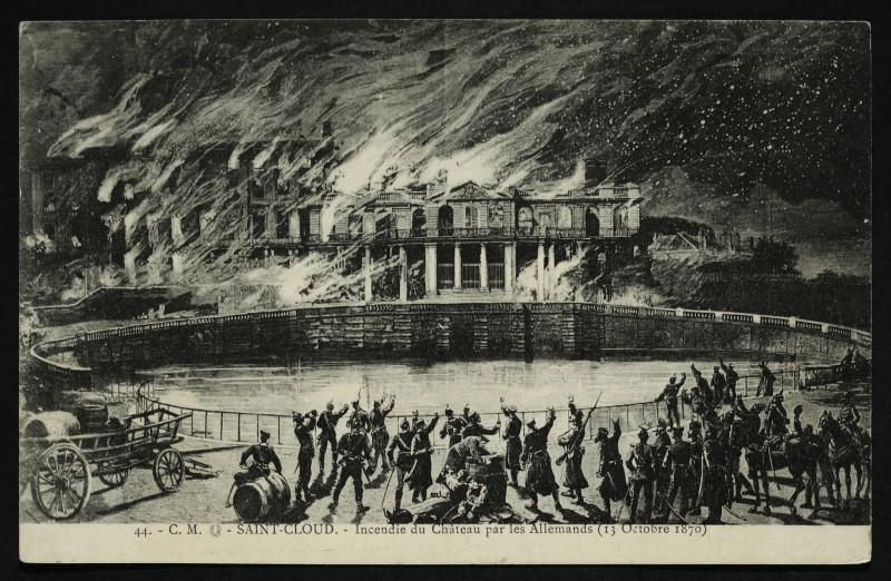Carte postale ancienne Incendie du Château par les Allemands (13 Octobre 1870) à Saint-Cloud